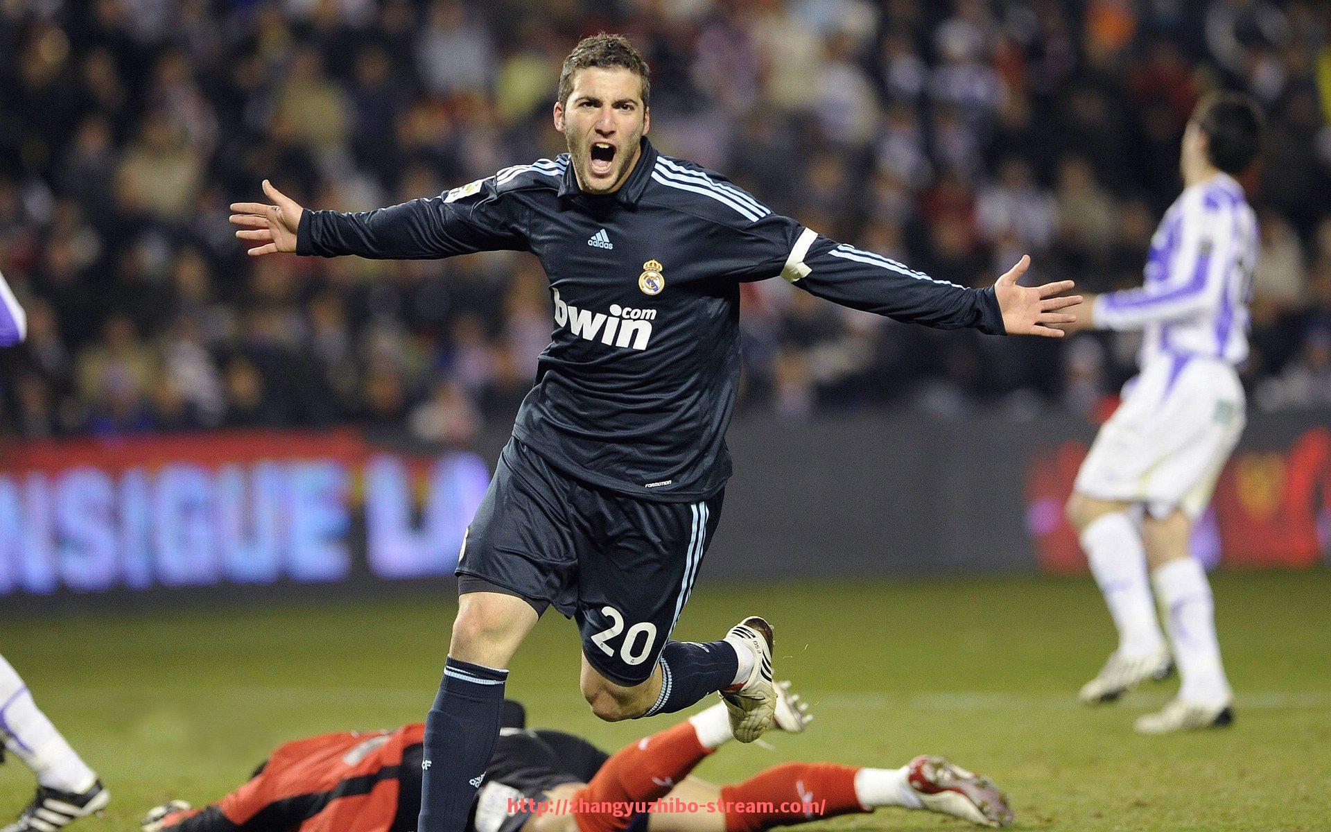 章鱼直播-游戏中ver版本收录的意甲球队及操作手感对比